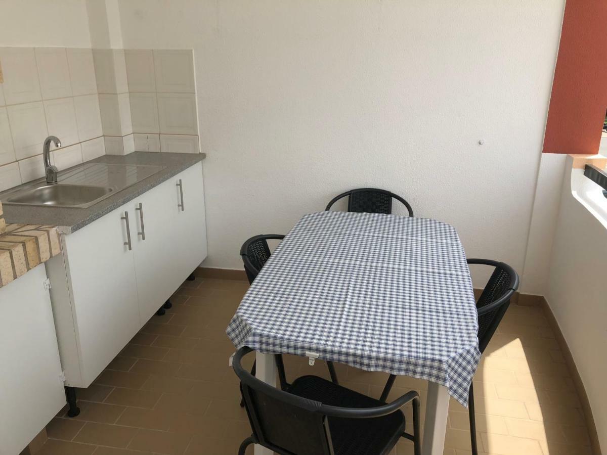 Olinda'S 2 Bedroom Apartment Λάγος Εξωτερικό φωτογραφία
