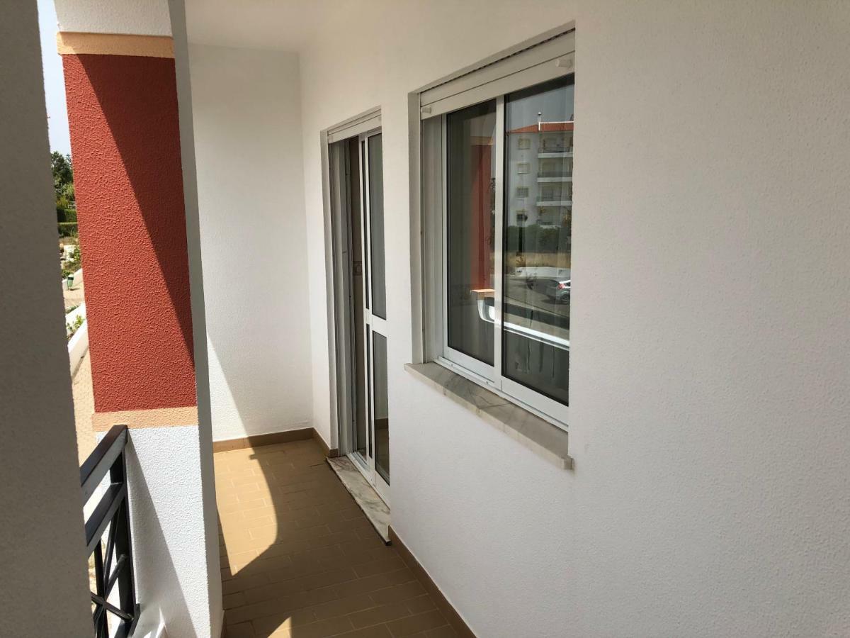 Olinda'S 2 Bedroom Apartment Λάγος Εξωτερικό φωτογραφία